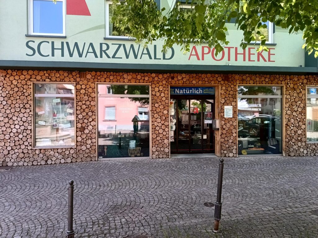 Filiale der Schwarzwald Apotheke Elzach von Außen
